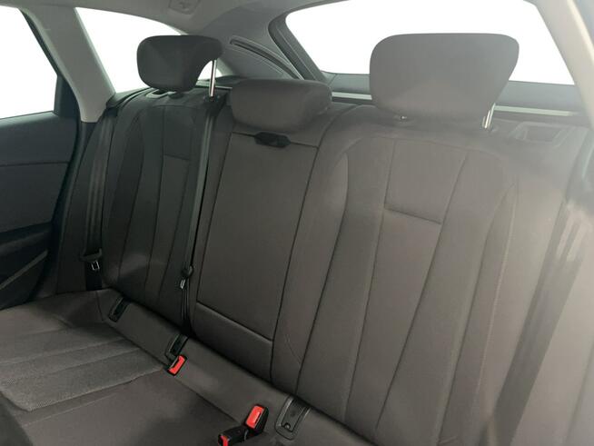 Audi A4 35 TDI mHEV S tronic Kombi Warszawa - zdjęcie 12