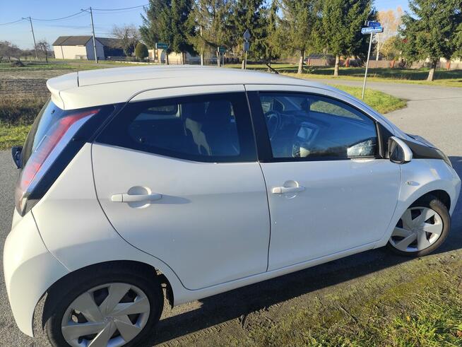 Toyota Aygo benzyna -gaz 2015 Kozienice - zdjęcie 7