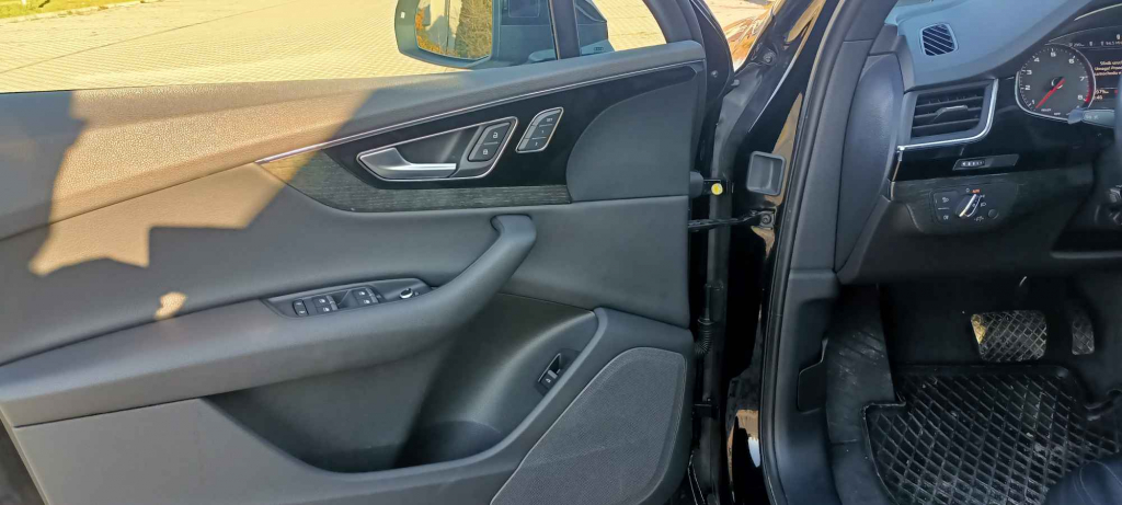 PIĘKNE Audi Q7 3l TFSI 333kM Radom - zdjęcie 7