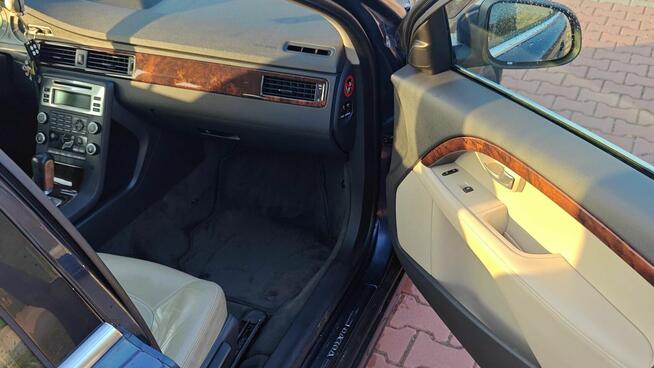 Volvo V70 2011r 2.0t 203km automat Lubienia - zdjęcie 7