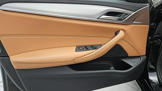 BMW 520 Luxury Line aut ! Z Polskiego Salonu ! Faktura VAT ! Warszawa - zdjęcie 10