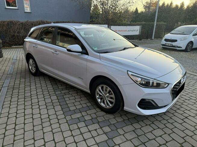 Hyundai i30 1,4 100KM  Klima  Navi  Kamera  Koła lato+zima Orzech - zdjęcie 4