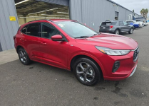 Ford Escape Bogata wersja wyposażenia / AWD / Hybryda