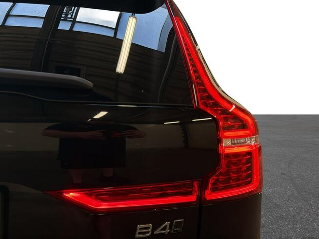 Volvo XC60 B4 D AWD Momentum Pro Automat Katowice - zdjęcie 12