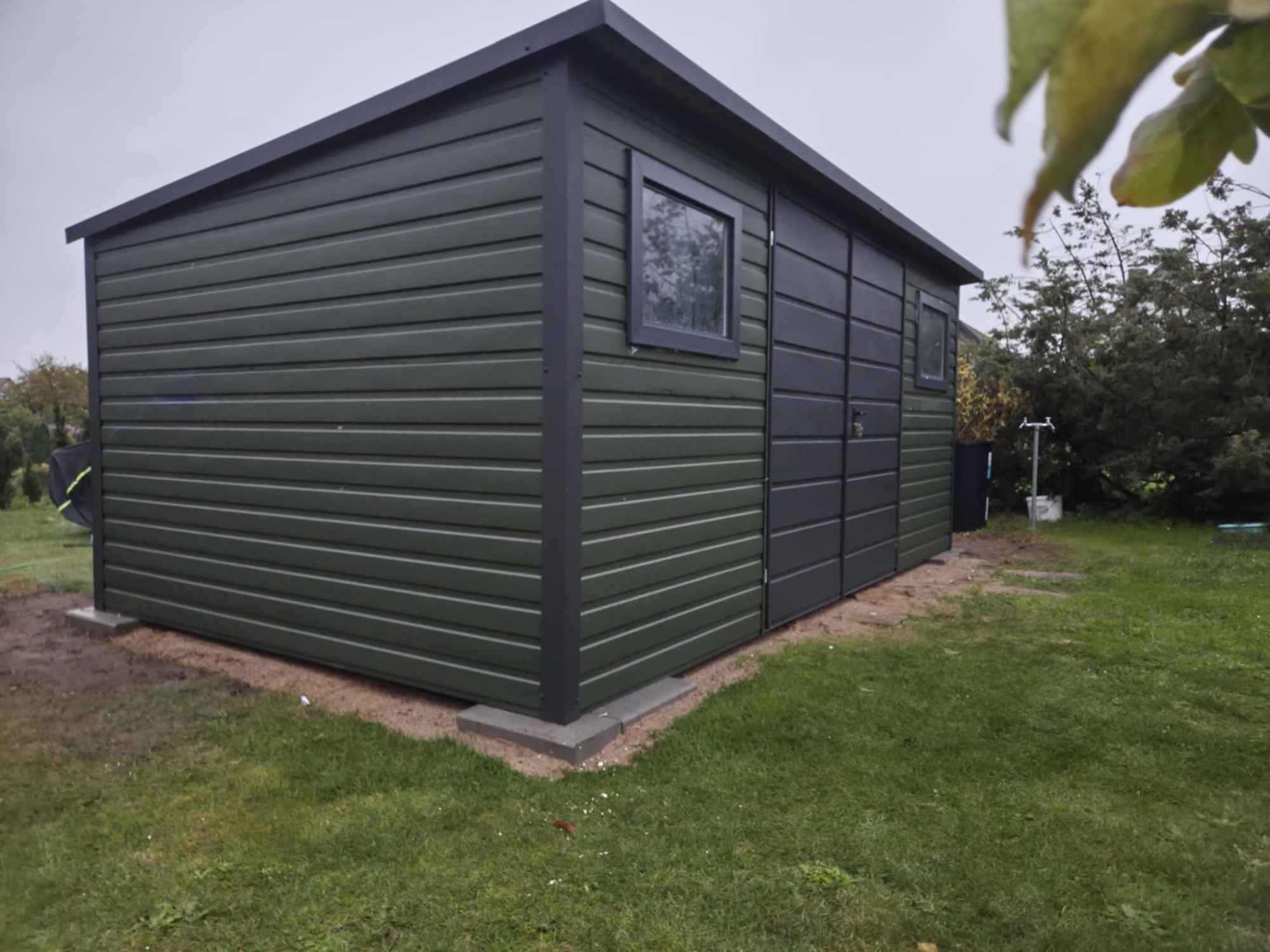 SCHOWEK DOMEK OGRODOWY 6x4m brama + 2x okno – Zielony MAT + Grafit Toruń - zdjęcie 4