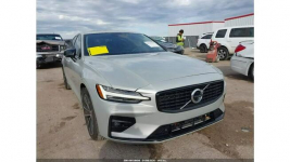 Volvo S60 / 2.0 250KM / Bogate wyposażenie / niski przebieg / Tarnów - zdjęcie 2