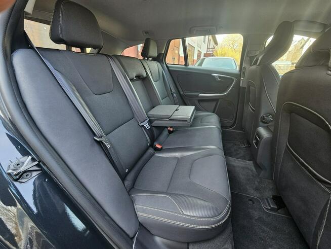 Volvo V60 R-Design* Bardzo Ładne i Zadbane* Rok GWARANCJI Opoczno - zdjęcie 12