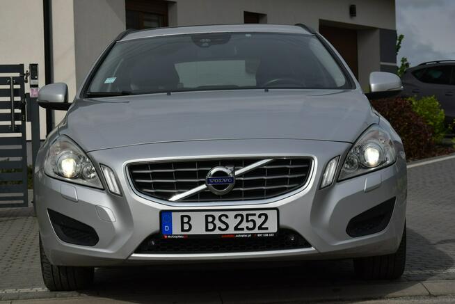Volvo V60 2.0D Navi Podgrzewane fotele Sprowadzony Opłacony Tarnogród - zdjęcie 3