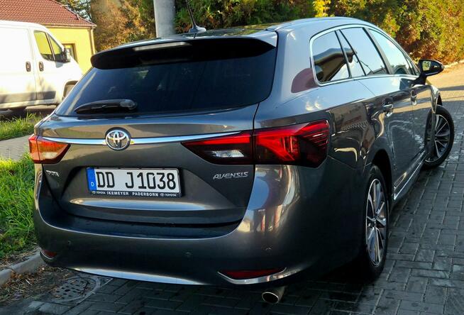 Toyota Avensis 2.0 D4D 143 KM Led Klima PdC Import Raty Opłaty !!! Łęczyca - zdjęcie 11