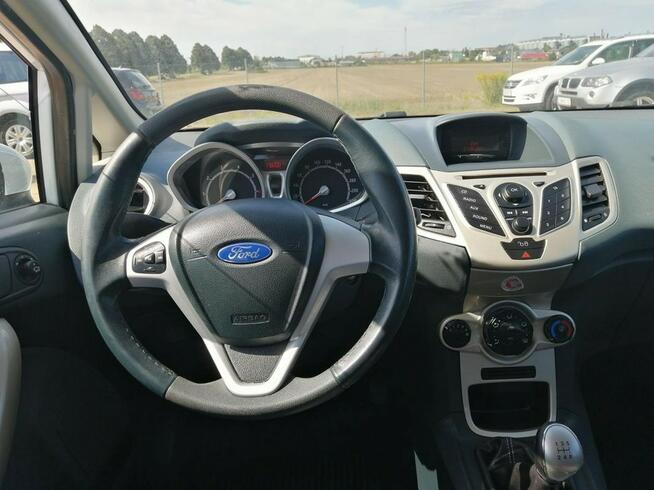 Ford Fiesta 1.3 70 KM KLIMA, ELEKTRYKA, ZADBANY, WERSJA GHIA Strzegom - zdjęcie 7