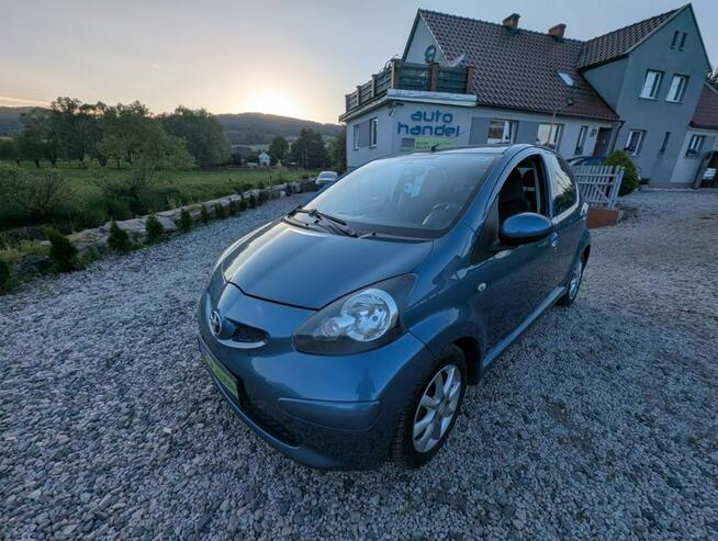 Toyota Aygo miejskie auto w Automacie Kamienna Góra - zdjęcie 2