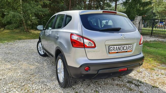 Nissan Qashqai 1.6 16v # Climatronic # Parktronic # Super Stan ! Chmielnik - zdjęcie 4
