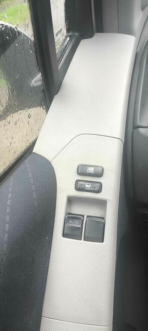Toyota Yaris srebrny, 4/5 drzwi, hatchback Kmiecin - zdjęcie 5