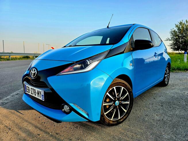 Toyota Aygo 1.0 Wave 2 fabryczny rozsuwany dach Więcławice Stare - zdjęcie 2