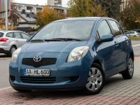 Toyota Yaris 1.3_Benzyna_87 KM_142 tyś. km_klima_koła zimowe