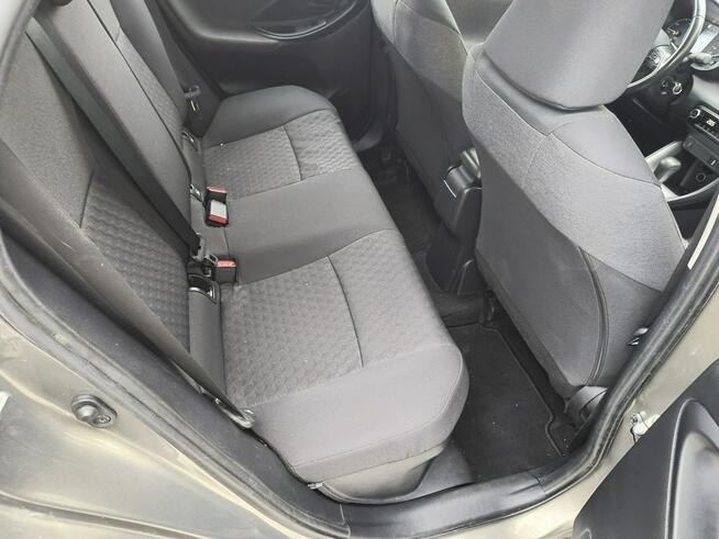 Toyota Yaris Salon PL mały przebieg Bydgoszcz - zdjęcie 12