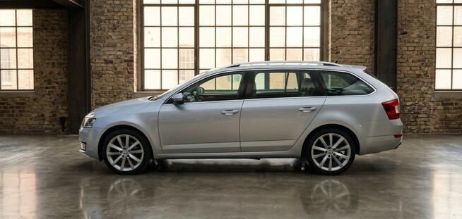 Škoda Octavia Bezwypadkowy biexenon navi piękna Kraków - zdjęcie 5