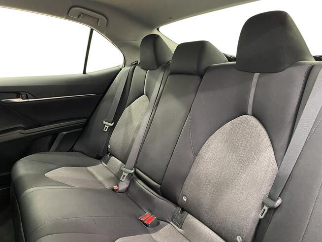 Toyota Camry 2.5 Hybrid Comfort CVT Sedan Warszawa - zdjęcie 12