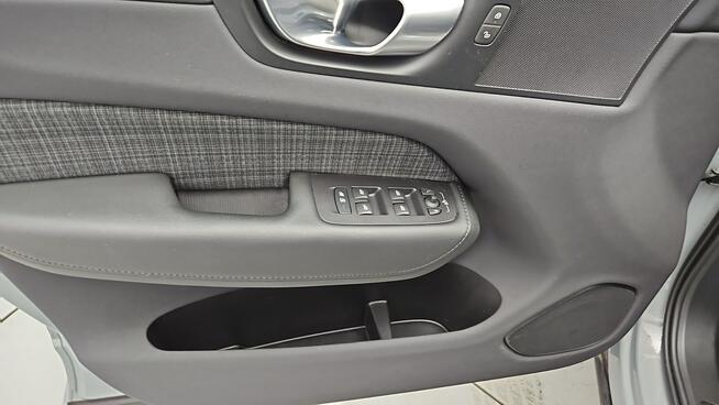 Volvo XC 60 B4 B Core aut ! Z Polskiego Salonu ! Faktura Vat ! Warszawa - zdjęcie 10