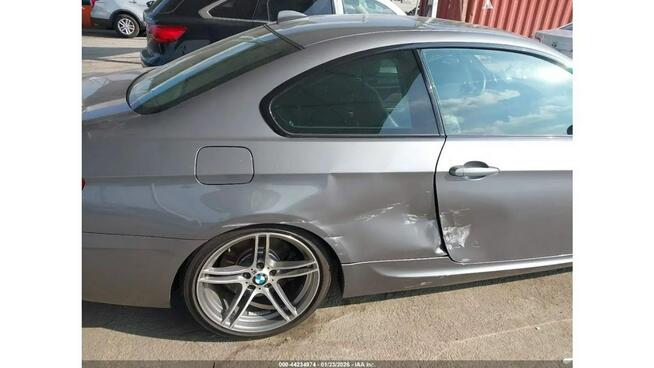 BMW Seria 3 / Wersja IS / M-Pakiet / niski przebieg / Tarnów - zdjęcie 9
