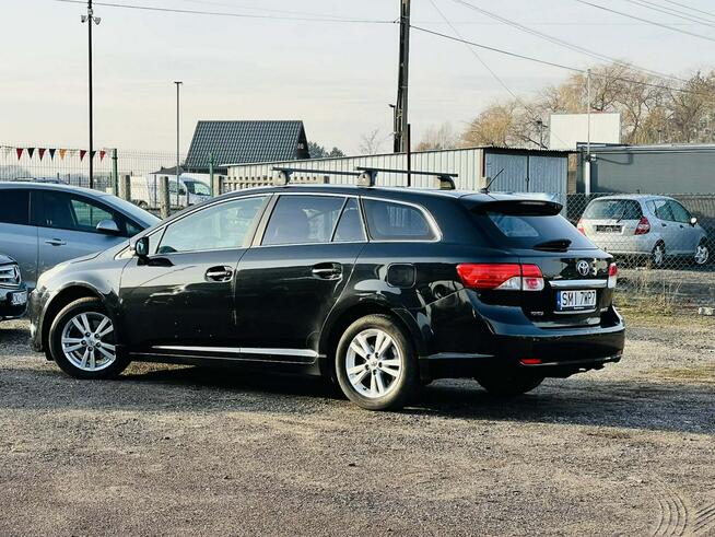 Toyota Avensis 2.0 D-4D • 2012 • 124 KM • Kombi Mikołów - zdjęcie 11