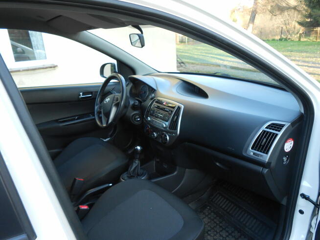 HYUNDAI i20, 1,3 2013 rok, super stan Kamienna Góra - zdjęcie 10
