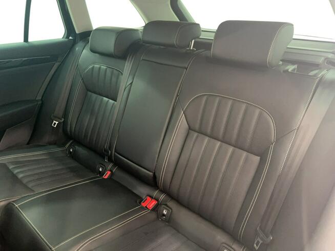Skoda Superb 2.0 TDI SCR L&amp;K DSG Kombi Warszawa - zdjęcie 12