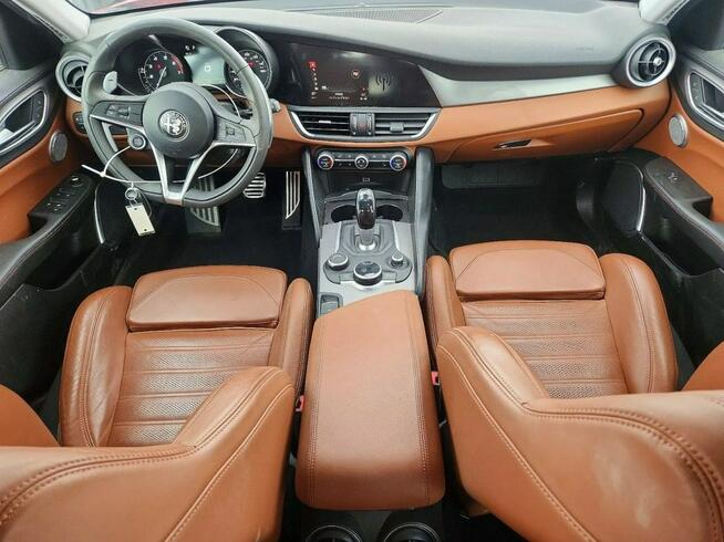 Alfa Romeo Giulia 4x4  / niski przebieg / automat Tarnów - zdjęcie 8