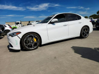 Alfa Romeo Giulia Wersja Ti / AWD / niski przebieg