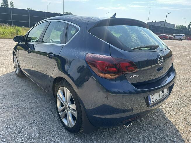 Opel Astra Starowa Góra - zdjęcie 11