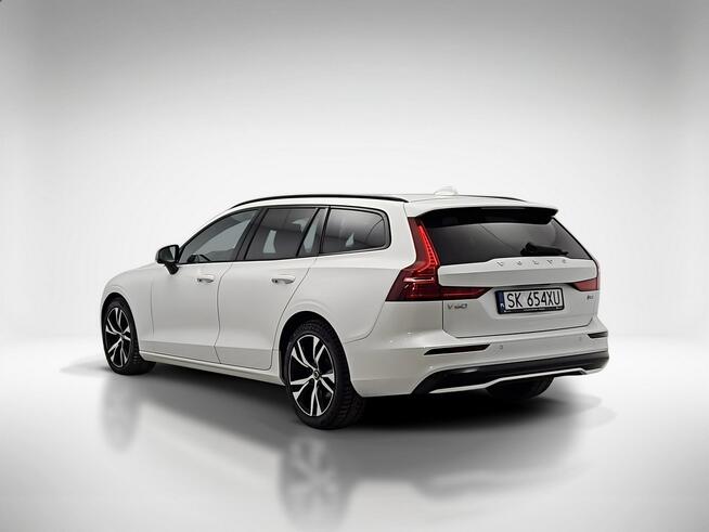 Volvo V60 B4 D Plus Dark aut  ! Z Polskiego Salonu ! Faktura VAT ! Warszawa - zdjęcie 3