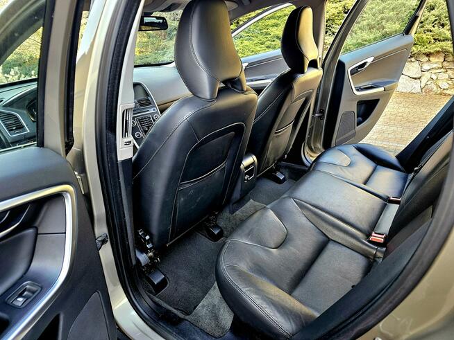 Volvo XC 60 2.0 D 5 cylindrów Skóry Navi  Serwis Zagnańsk - zdjęcie 11